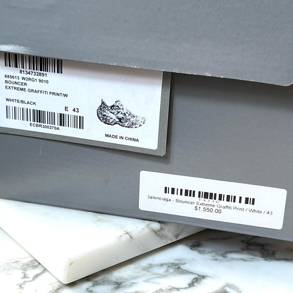 New and authentic Balenciaga Extreme Graffiti Print Sneakers. Size 43. Boxed - Picture 13 of 14